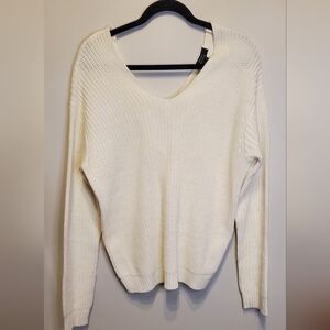 202. Urban Heritage V-Neck Sweater W/ Twist Back